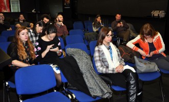 Tribina posvećena snimanju mikrobudžetnih filmova i programskoj celini MICROWAVE. U okviru tribine je posebno predstavljena koncepcija GARAŽNOG FILMA.